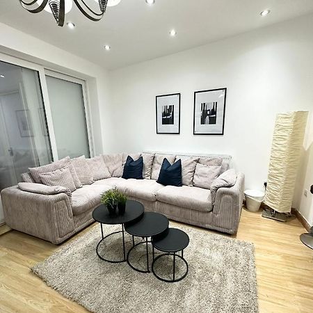 London Charm - Stylish Room In Spacious Home Zewnętrze zdjęcie
