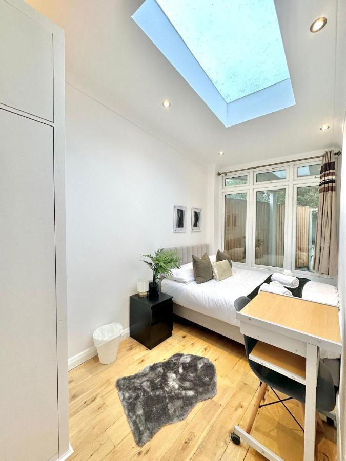 London Charm - Stylish Room In Spacious Home Zewnętrze zdjęcie