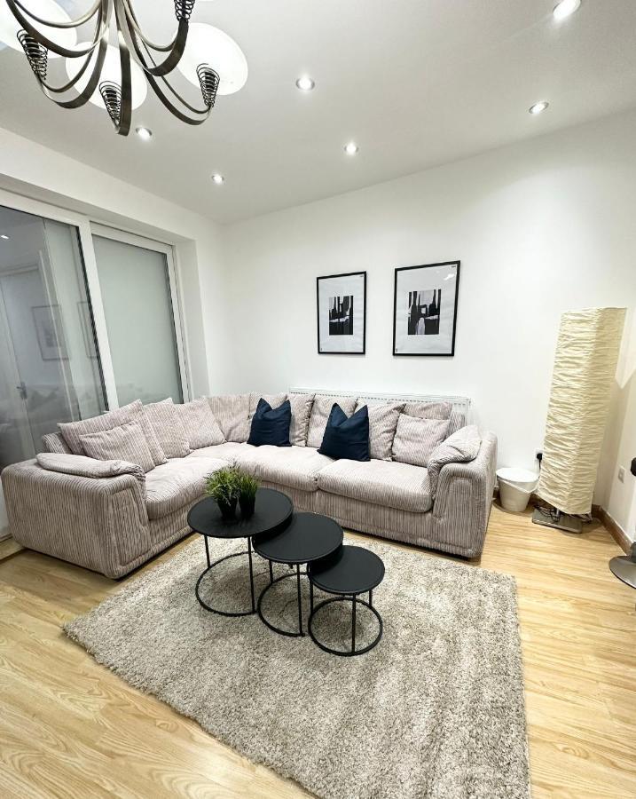 London Charm - Stylish Room In Spacious Home Zewnętrze zdjęcie