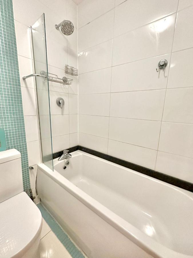 London Charm - Stylish Room In Spacious Home Zewnętrze zdjęcie