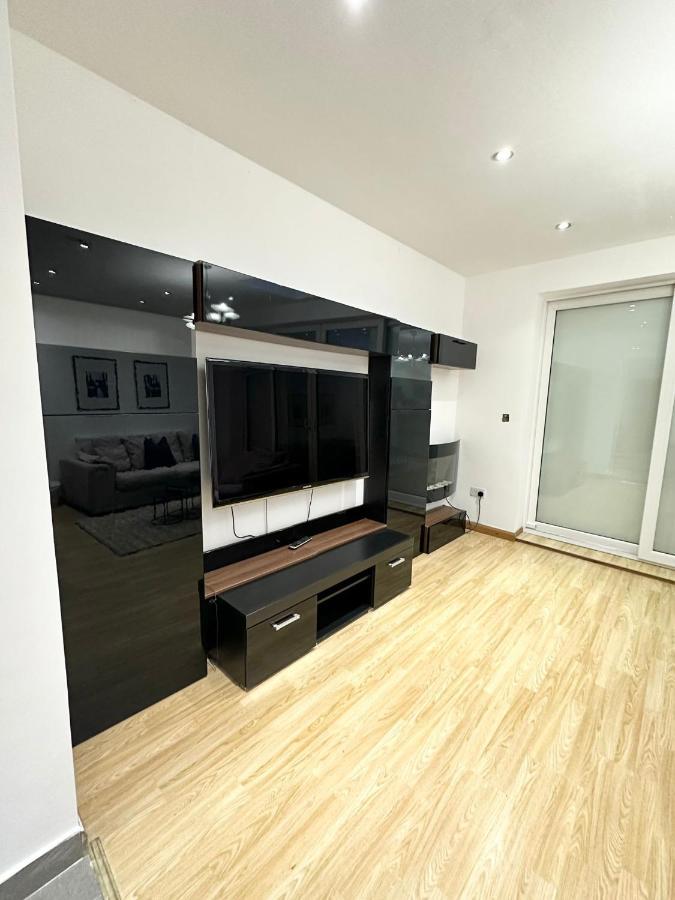London Charm - Stylish Room In Spacious Home Zewnętrze zdjęcie